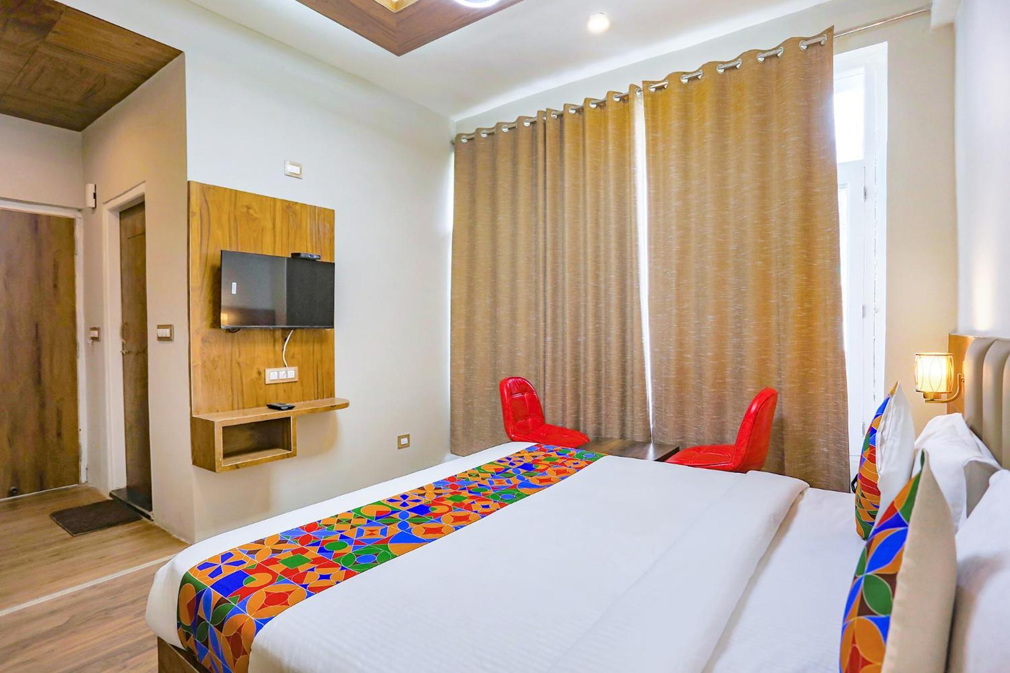 Fabhotel Outhills Manāli Exterior foto