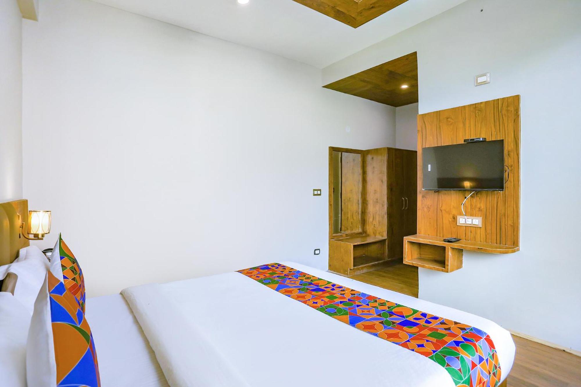 Fabhotel Outhills Manāli Exterior foto